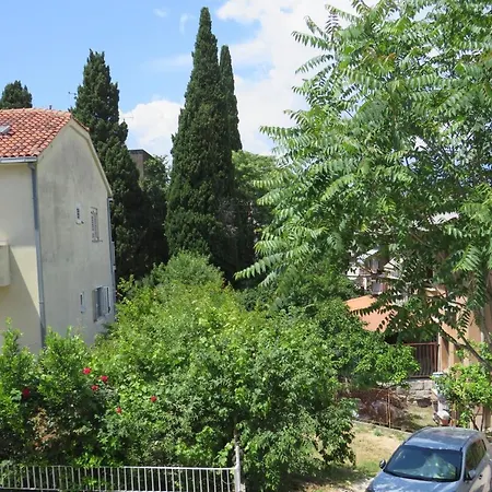 4 Apartment